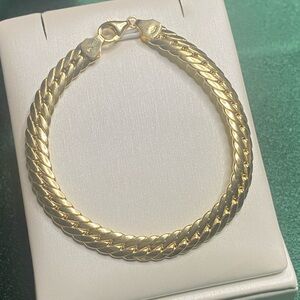 Real 18k saudi gold bracelet